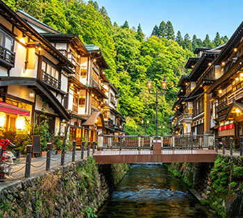 夏遇秋田.週末輕旅行.奧入瀨溪森呼吸.大正銀山.溫泉4日