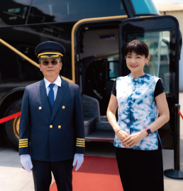 Exclusive service team
Professional driver and
Attendant secretary