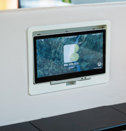 Personal tablet computer, the first 
debut in Taiwan,is built the back of 
the chair to entertain every passenger.